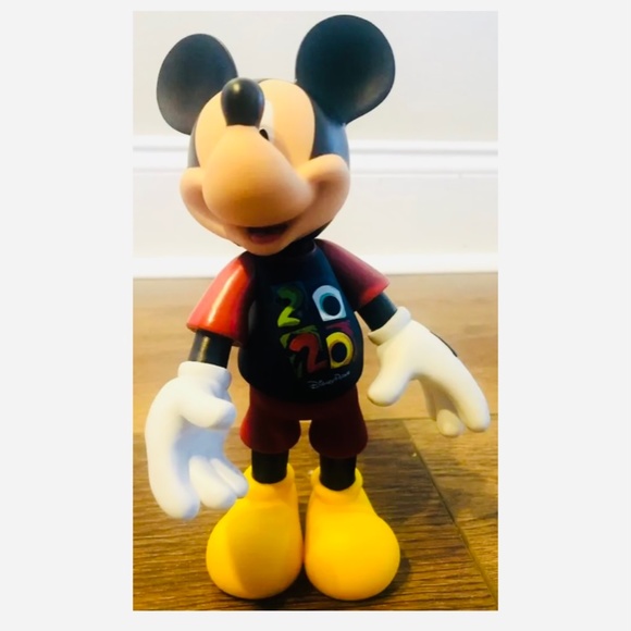 NEW 2020 Disney Parks Mickey Mouse Articulated Figure Toy - Picture 4 of 4
